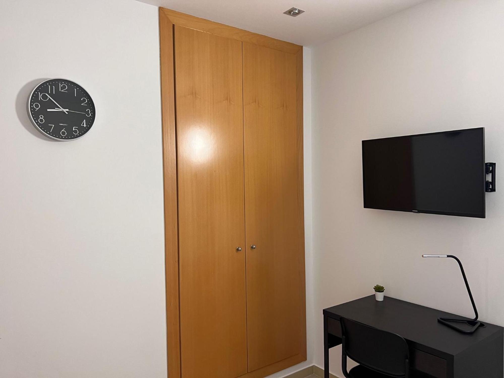 Fira Gran Via 2 - Private Rooms In A Shared Apartment - Habitaciones Privadas En Apartamento Compartido L'Hospitalet de Llobregat Exterior foto