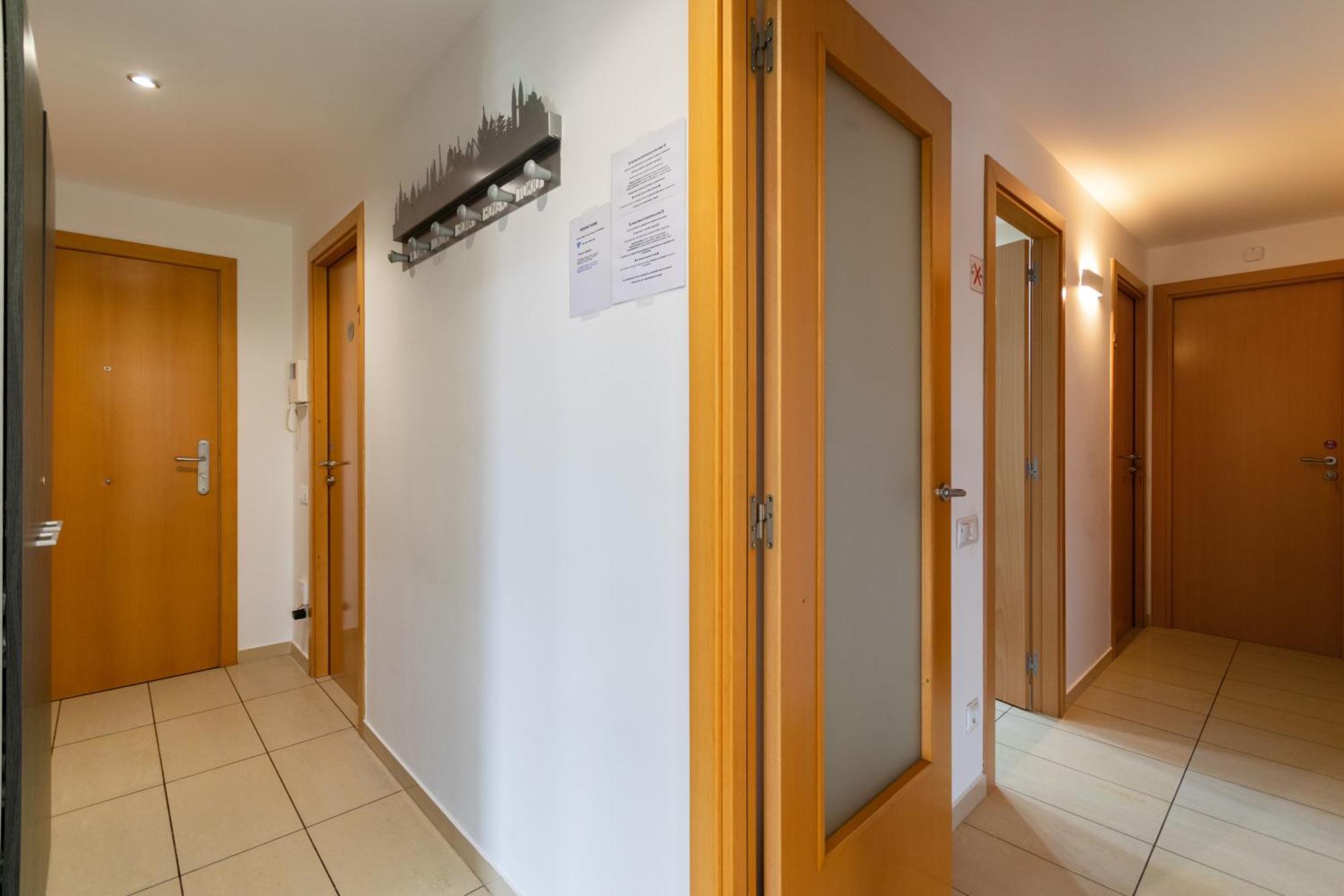 Fira Gran Via 2 - Private Rooms In A Shared Apartment - Habitaciones Privadas En Apartamento Compartido L'Hospitalet de Llobregat Exterior foto
