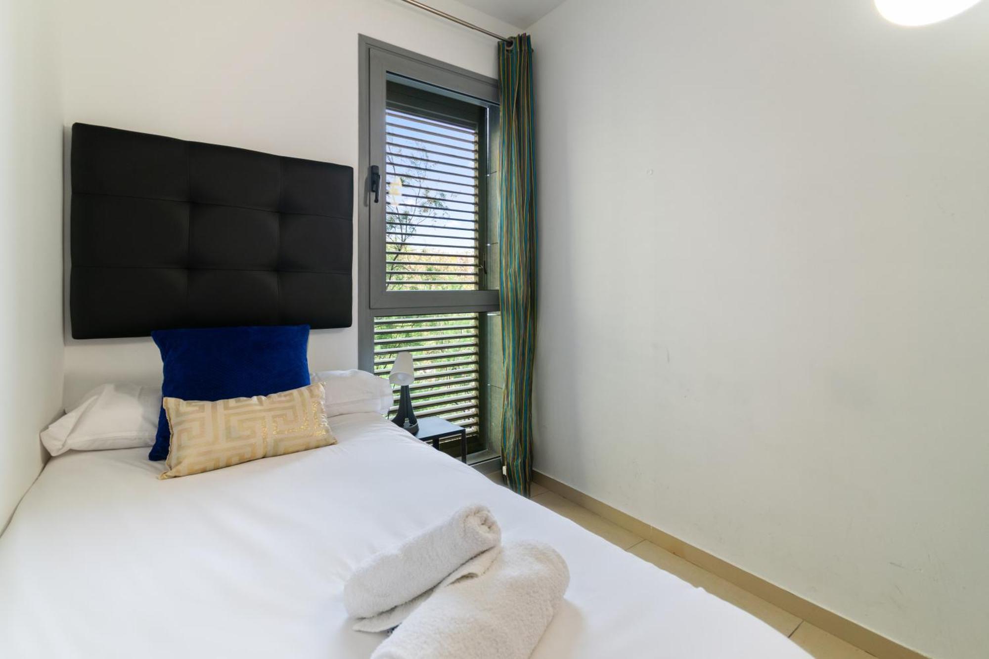 Fira Gran Via 2 - Private Rooms In A Shared Apartment - Habitaciones Privadas En Apartamento Compartido L'Hospitalet de Llobregat Exterior foto