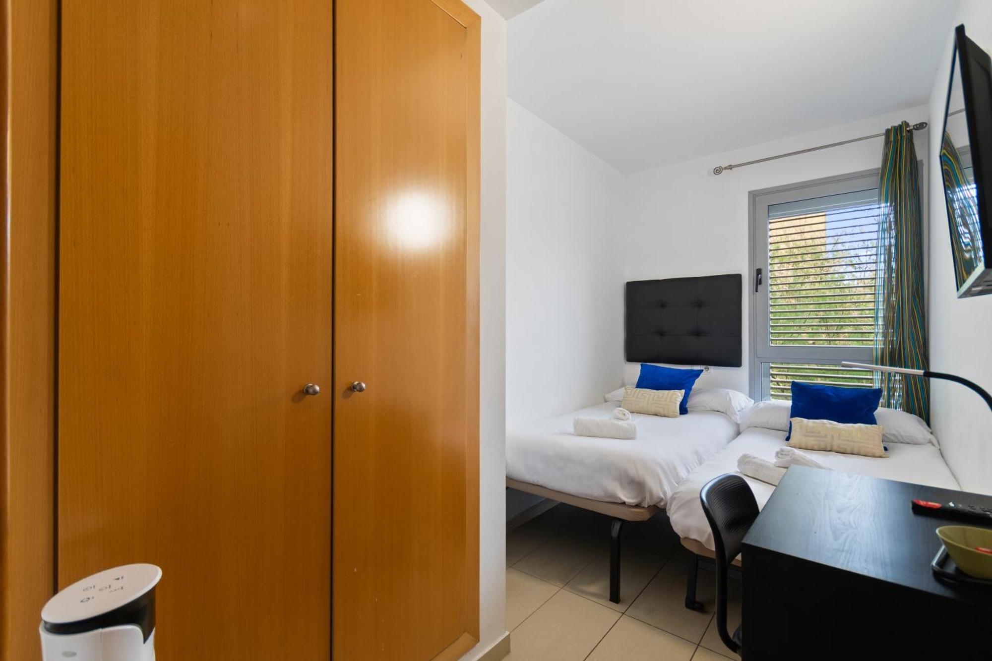 Fira Gran Via 2 - Private Rooms In A Shared Apartment - Habitaciones Privadas En Apartamento Compartido L'Hospitalet de Llobregat Exterior foto